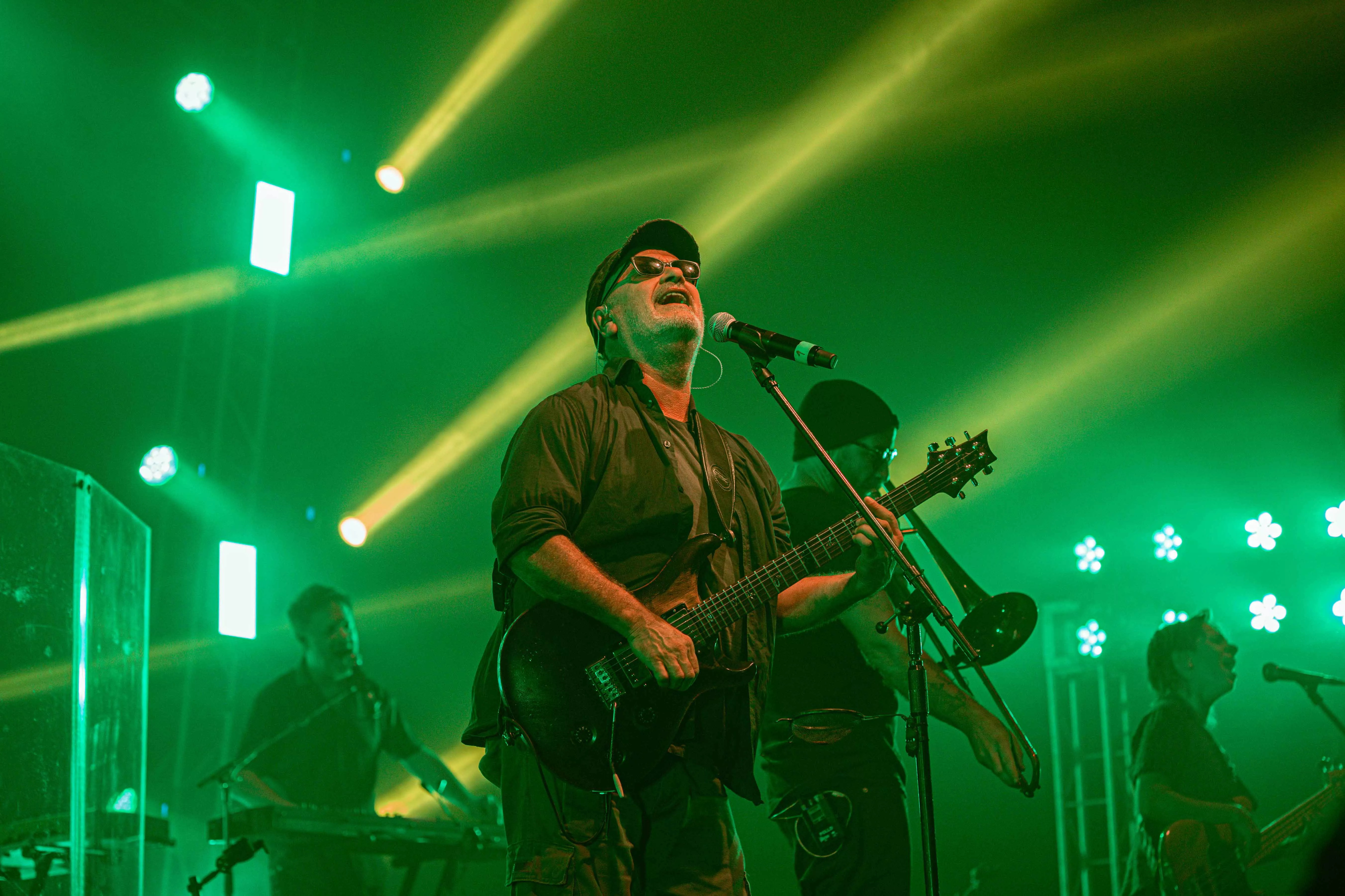 ROCK DEL PAÍS: Interpretación: EL OJO BLINDADO