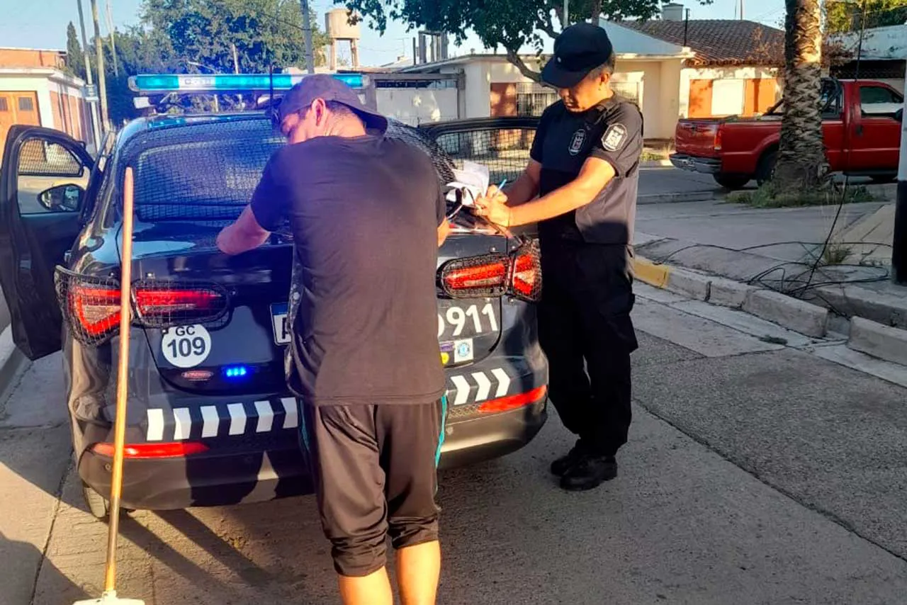 Godoy Cruz + Policía